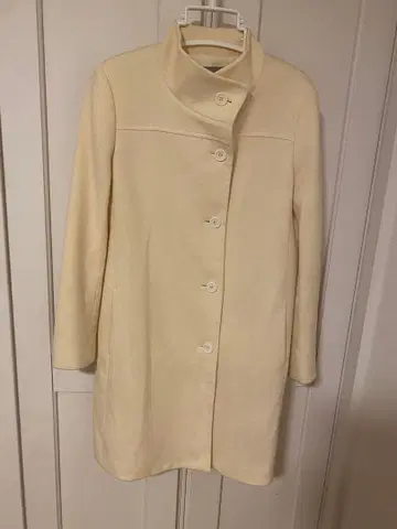 theory luxe 크림색 롱 코트