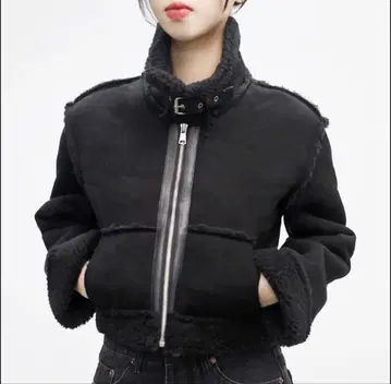 [ NONCODE ] Teeth Dekki Cropped Mustang