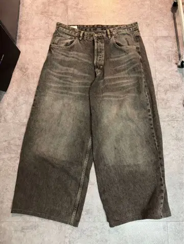 [ 새상품급 ] ZARA 슈퍼 배기핏 청바지