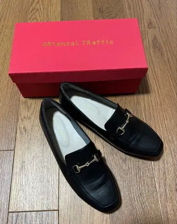 오리엔탈 트래픽 스퀘어토 비트 모티브 로퍼