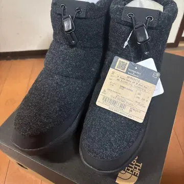 THE NORTH FACE 그레이 울 부츠