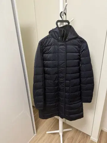 Theory 네이비 다운 자켓 후드 부착