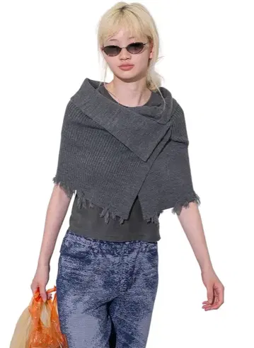 새상품 perverze damaged knit cape and apron