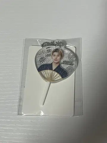 하세가와 신 부채형 라메 아크릴 키링