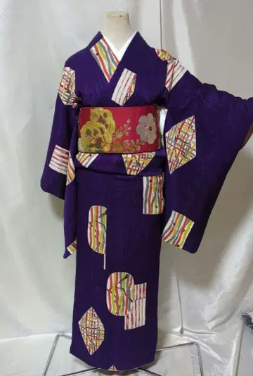 앤티크 보라색 코몬 기모노와 나고야 오비