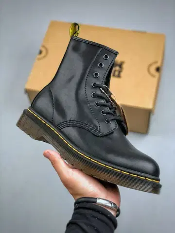 닥터 마틴 1460 BEX 블랙 8홀