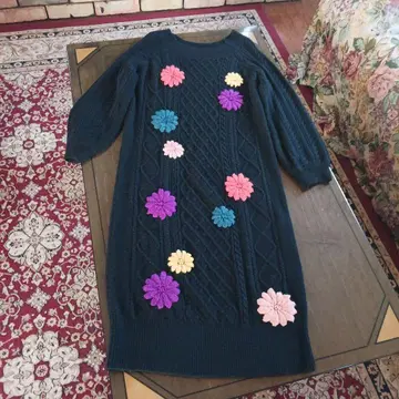 그레이스 콘티넨탈 멀티 자수, 케이블 니트 원피스