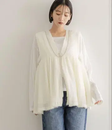 페더 ZIP 베스트 아이보리 새상품급