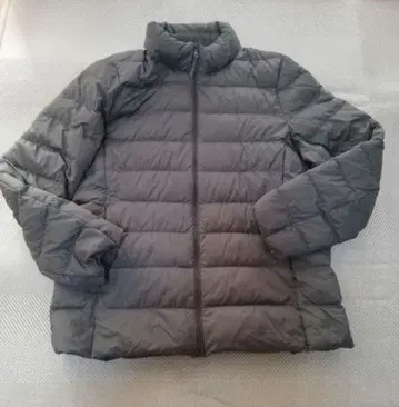 상태 좋음 유니클로 울트라 라이트 다운 자켓 그레이