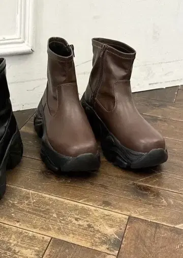 오카다 유리 부츠