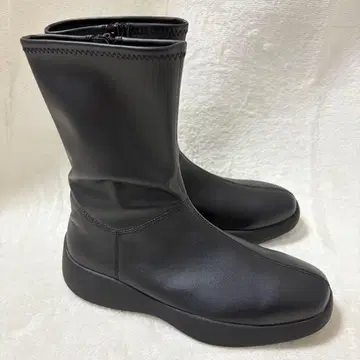 컨디션 최상 유니클로 :C 스트레치 숏부츠 2024AW 스퀘어토 블랙