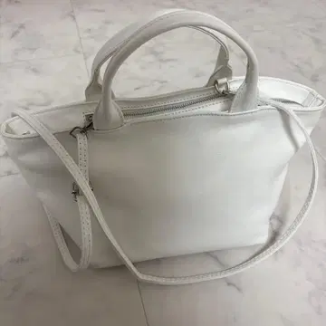 A.la.Malva 아라말바 보트형 토트 숄더