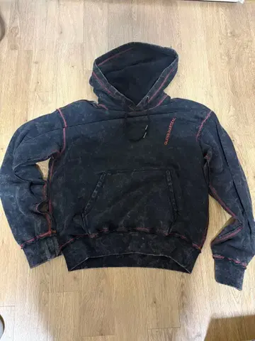 GLENN MARTENS 후드 부착 맨투맨