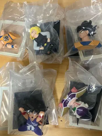 드래곤볼 40주년 제일복권 E상 만화 스트럭처 4종 묶음 판매