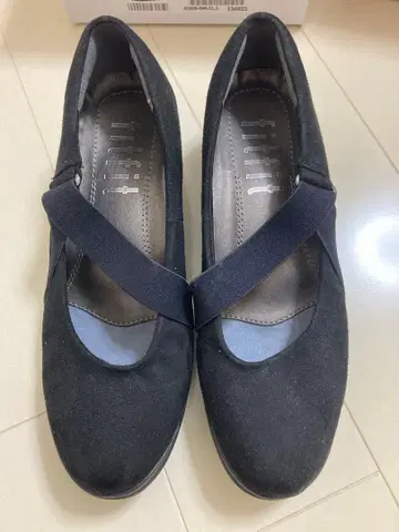 fitfit 크로스 스트랩 블랙 펌프스