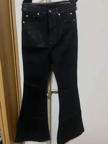 adamaskronos COATING FLARE PANTS Opium