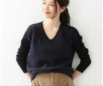 데미룩스 빔즈 플러피 V넥 니트 네이비