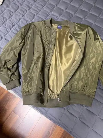 MA-1 타입 퀼팅 자켓 카키