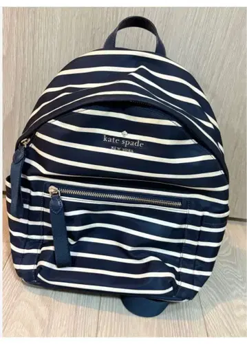 케이트 스페이드 네이비/화이트 스트라이프 백팩