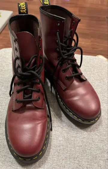 닥터마틴 1460 8홀 체리 레드 UK5 약 24~24.5cm