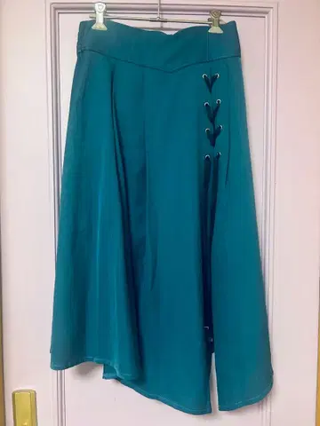 다크 마린 슬릿 스커트