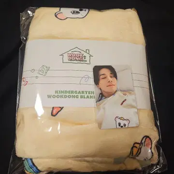 우크돈 한국 팝업 담요 혜택 트레이딩 카드 포함