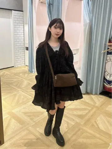 [ 24시간 이내 발송 ] 체크 셔링 튜닉 블라우스