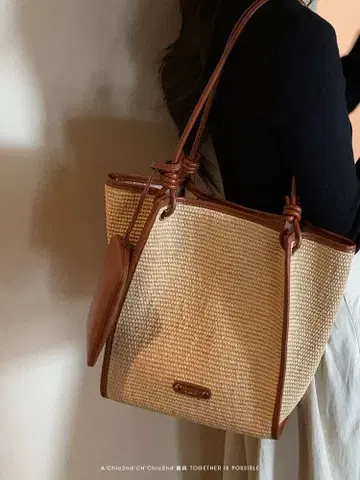 스트로우 소재 토트백