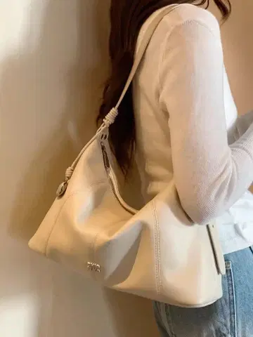 화이트 가죽풍 숄더백