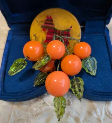 베이클라이트 오렌지 후르츠 모티브 체크 테리어견 브로치 빈티지