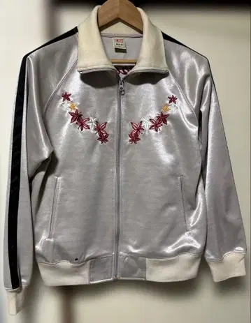 SMITH'S AMERICAN / 스미스 아메리칸. 자수 디자인. 저지