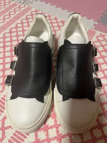 ALEXANDER MCQUEEN 버클 스니커즈