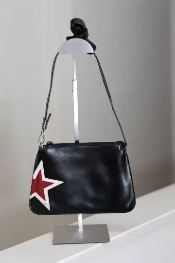 FURLA 훌라 가죽 사코슈 별 스타 블랙 x 레드