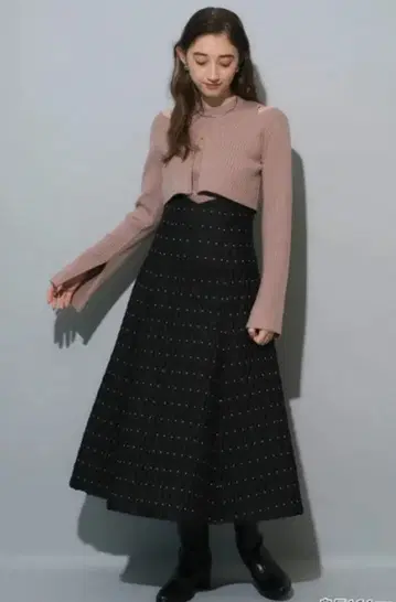 [ 블랙 SS 사이즈 ] 리랜드트루 / 도트 자카드 플레어 스커트