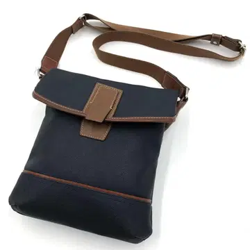 TAKEO KIKUCHI 다케오 키쿠치 숄더백 네이비 사선 가케