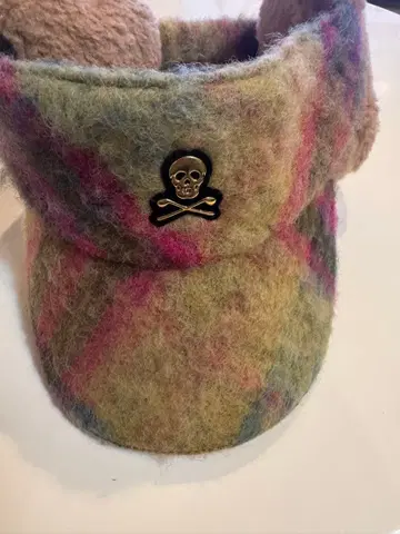 새상품급 MARK&LONA 여성용 귀마개 달린 선바이저