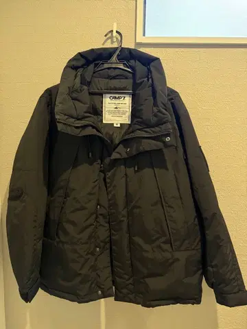 캠프7 블랙 다운 자켓