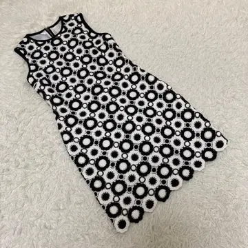 kate spade 슬리브리스 원피스 자수  블랙 화이트 사이즈 0