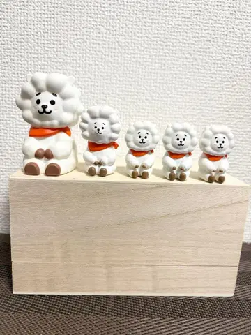 BT21 RJ(진) 프렌즈 소프트 비닐 피규어