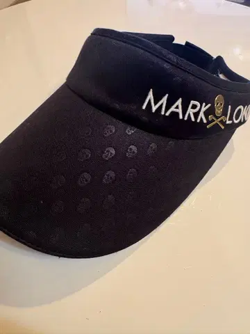 MARK&LONA 블랙 무늬 바이저 긴 챙
