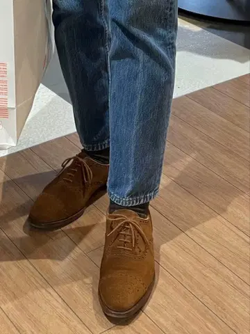 크로켓 & 존스 WESTFIELD brilla per il gust