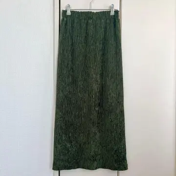 새상품급 BEAUTY&YOUTH 벨로아 플리츠 백 슬릿 스커트 올리브