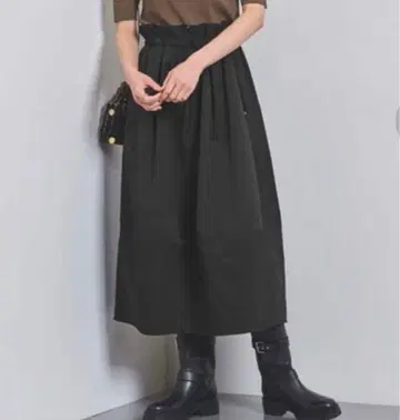 유나이티드 애로우즈 드로스트 코쿤 스커트