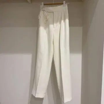 sea room lynn 화이트 슬랙스 S 사이즈