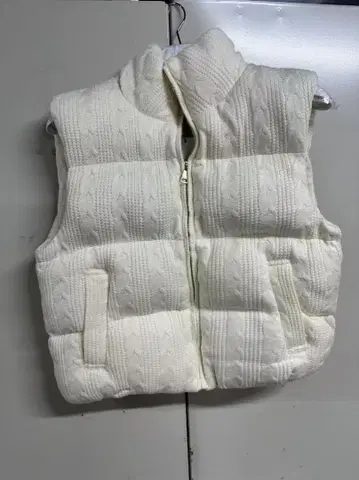ZARA 화이트 케이블 니트 베스트 S 사이즈