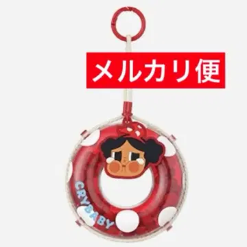 POPMART CRYBABY vacation mode on 펜던트