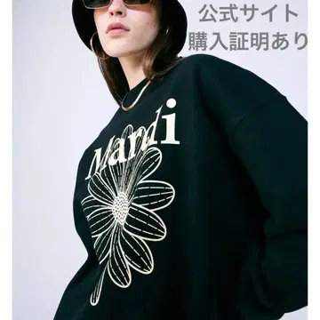 Mardi 플라워 자수 트레이닝복 블랙