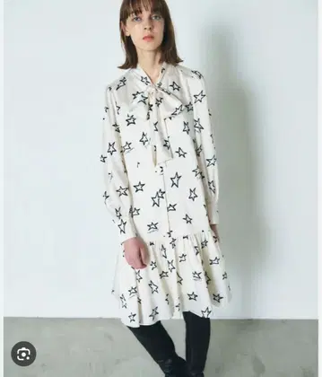 그레이스 콘티넨탈 스타 프린트 미니 원피스 36