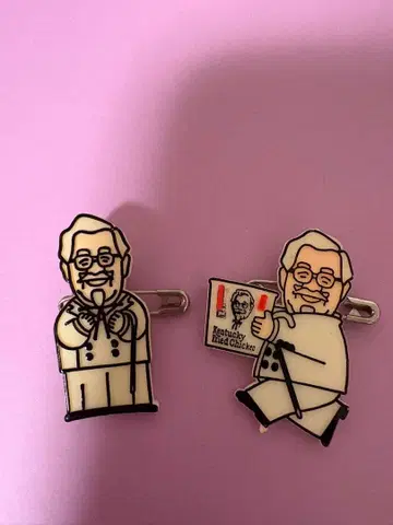 켄터키 커넬 샌더스 핀 배지 2개 세트