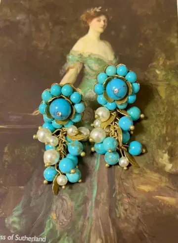 터콰이즈 블루 플라워 모티브 귀걸이